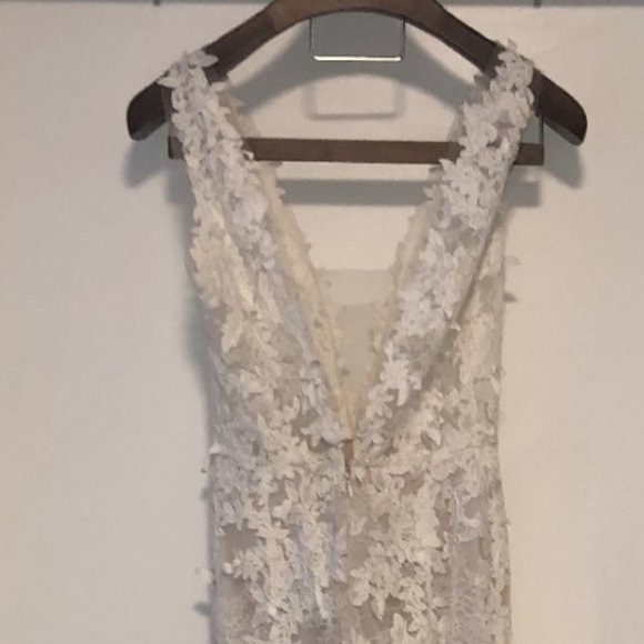 NEVER WORN Mira Zwillenger Veronica Wedding Dress - Picture 5 of 8